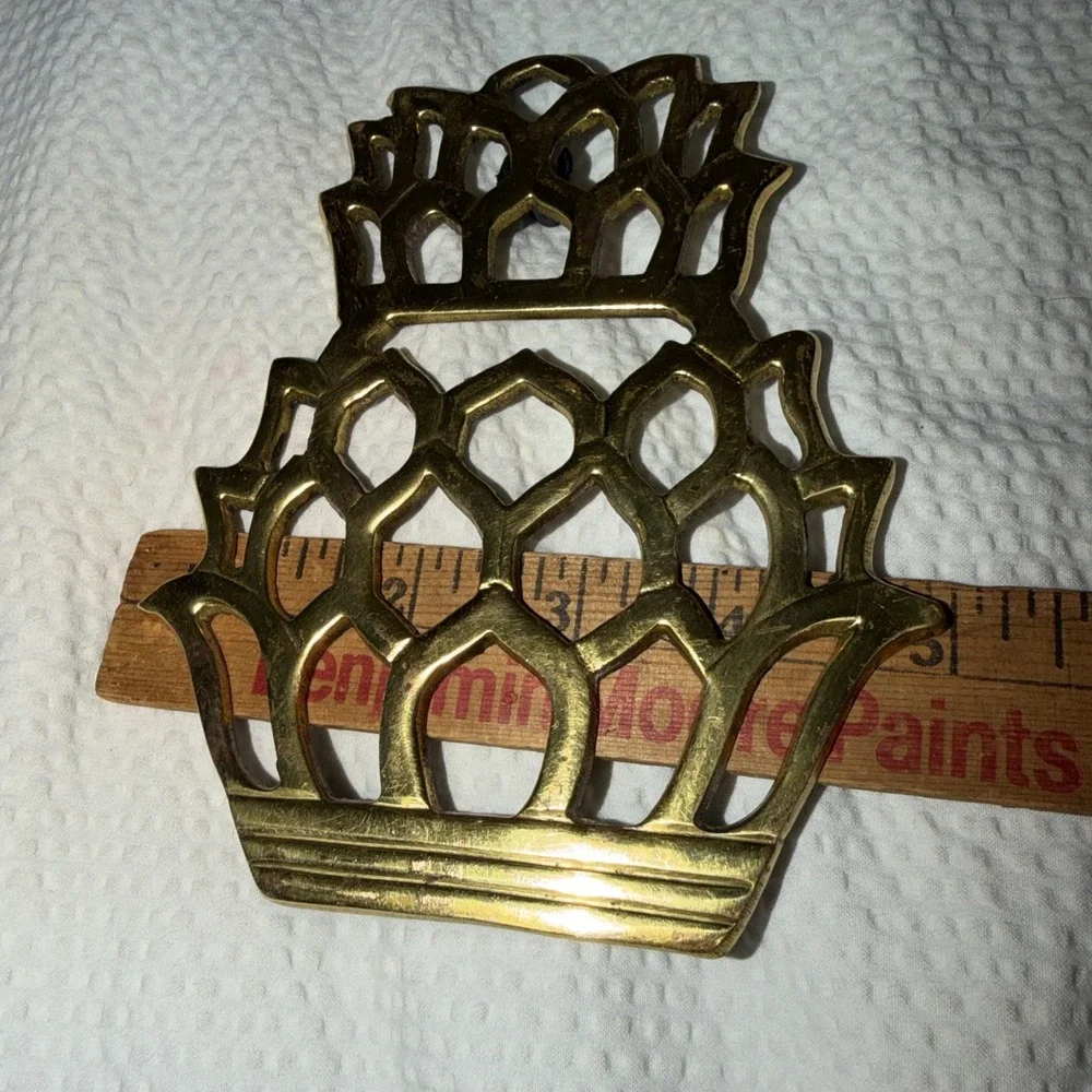 N/A pineapple brass